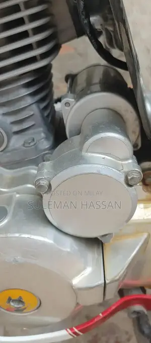 CG 125 Special Edition Motorcycle in Red