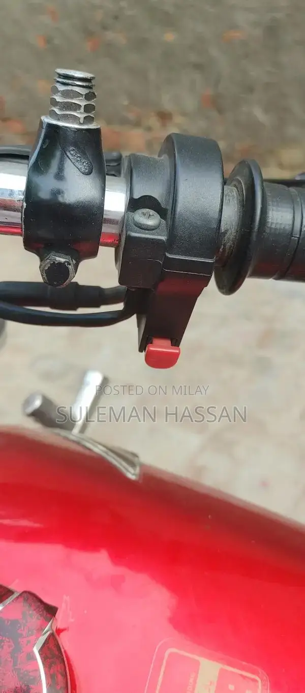 CG 125 Special Edition Motorcycle in Red