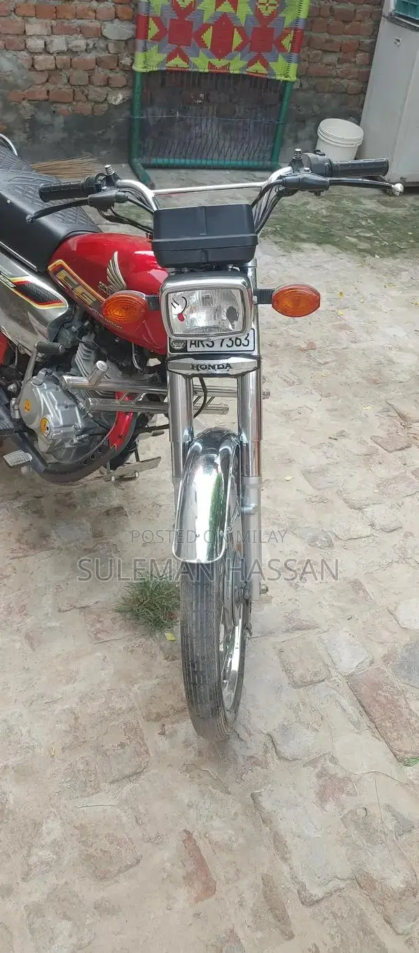 CG 125 Special Edition Motorcycle in Red