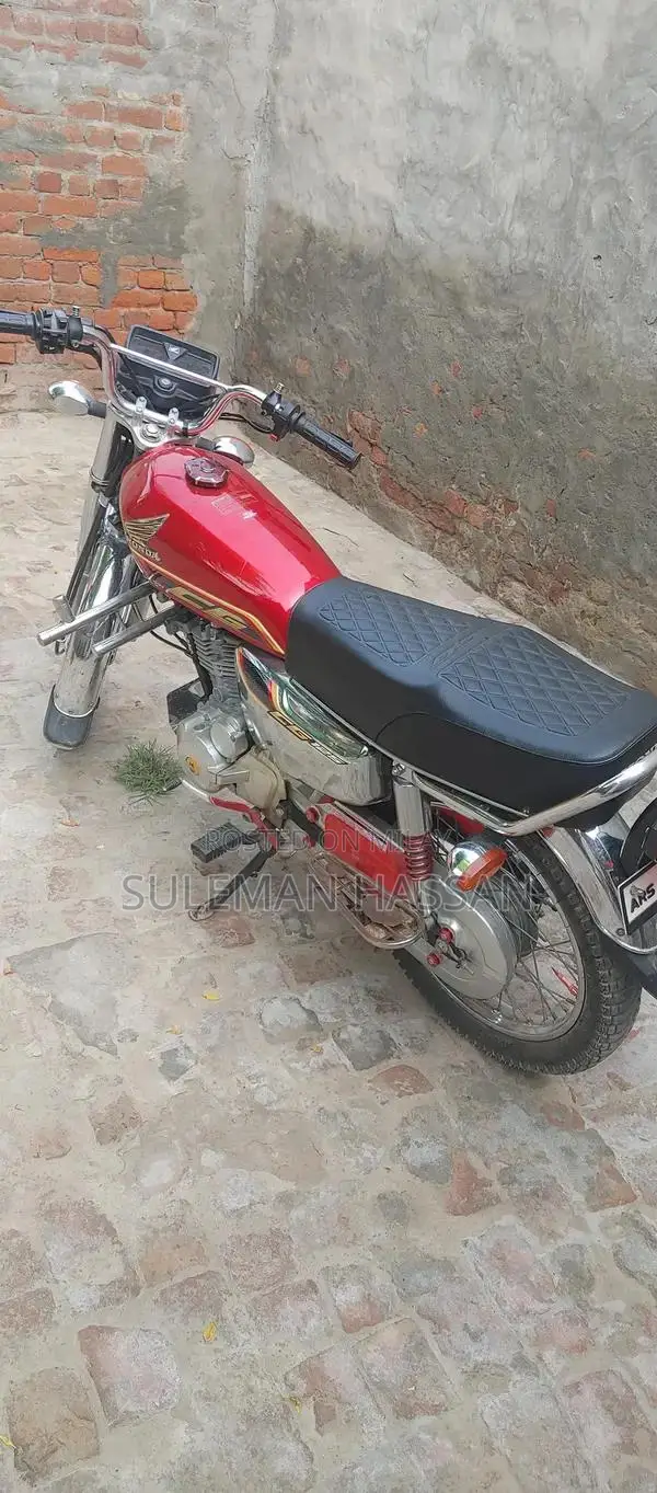 CG 125 Special Edition Motorcycle in Red