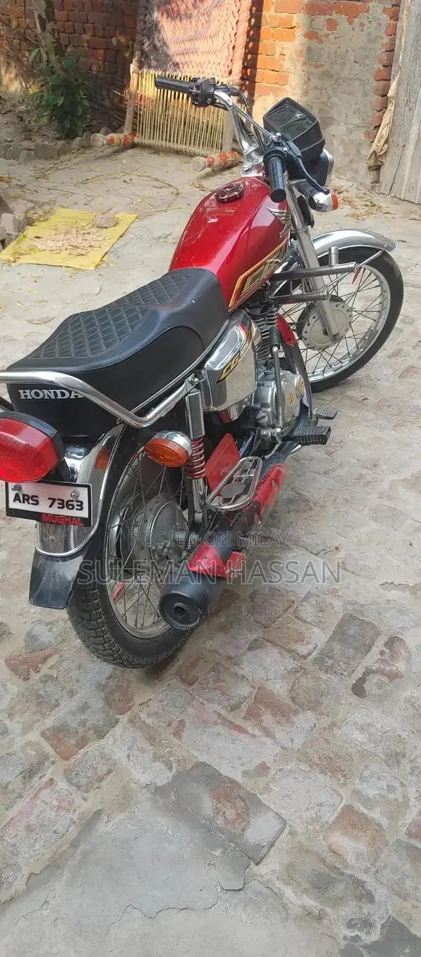 CG 125 Special Edition Motorcycle in Red