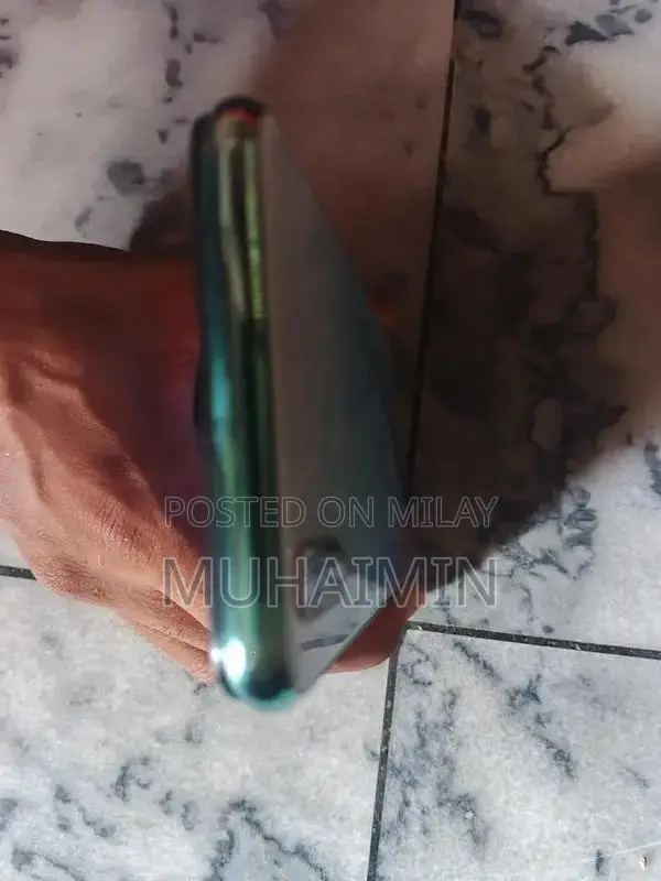 Vivo Y17 Smartphone Mid-Range Mobile Device