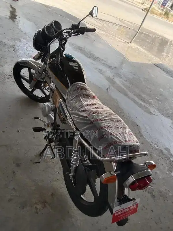 CG 150 Black Dual Tone Motorcycle