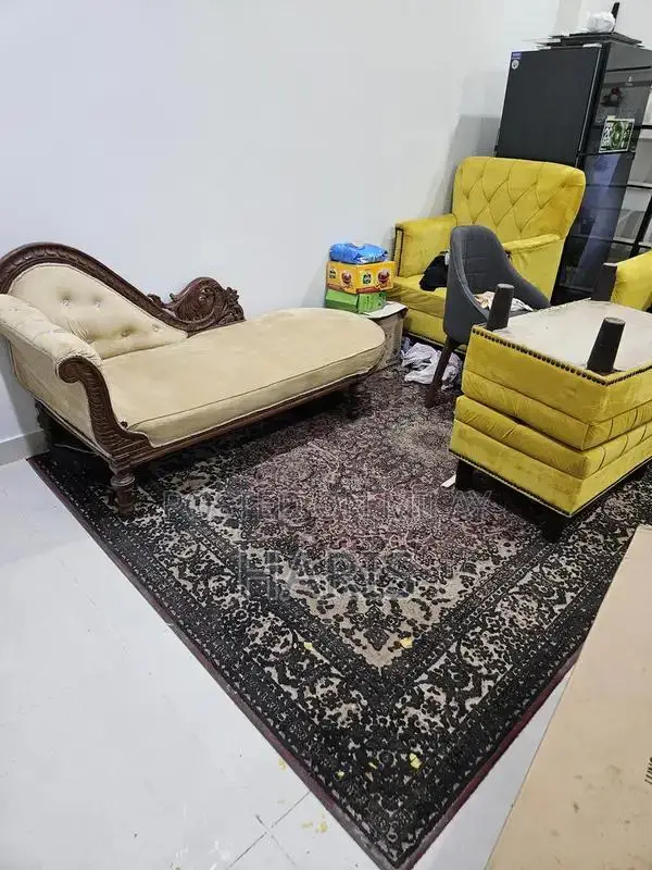 Chanoooti Dewan Furniture Piece - Traditional Design