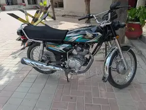 Photo - Honda CG 125 Motorcycle - Black, Pristine Condition