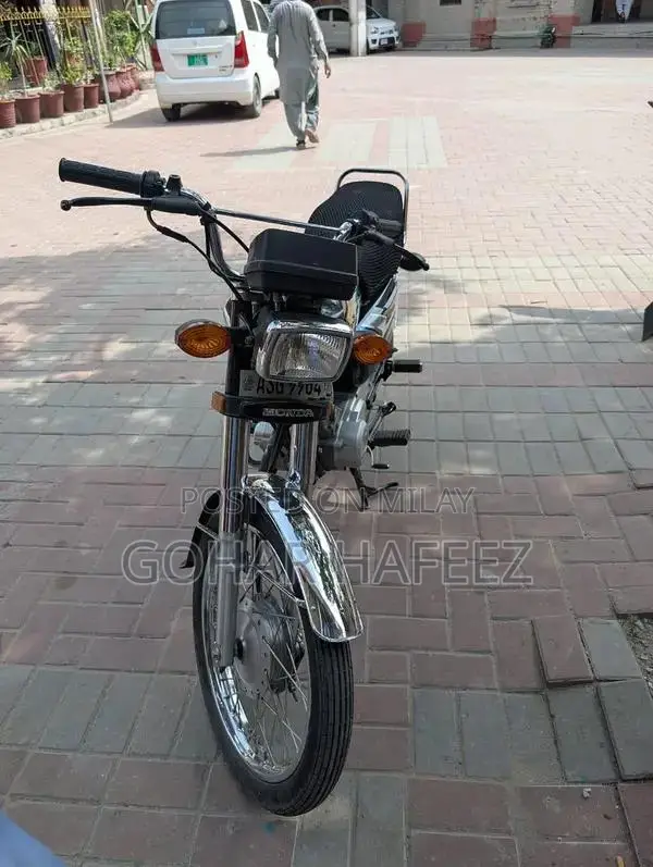 Honda CG 125 Motorcycle - Black, Pristine Condition