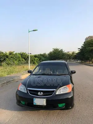 Photo - Honda Civic 2005 Sedan with Touchscreen and AC