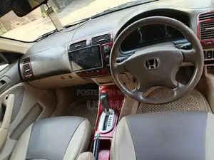 Honda Civic 2005 Sedan with Touchscreen and AC