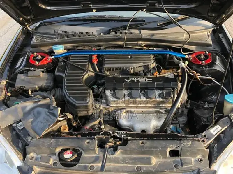 Honda Civic 2005 Sedan with Touchscreen and AC