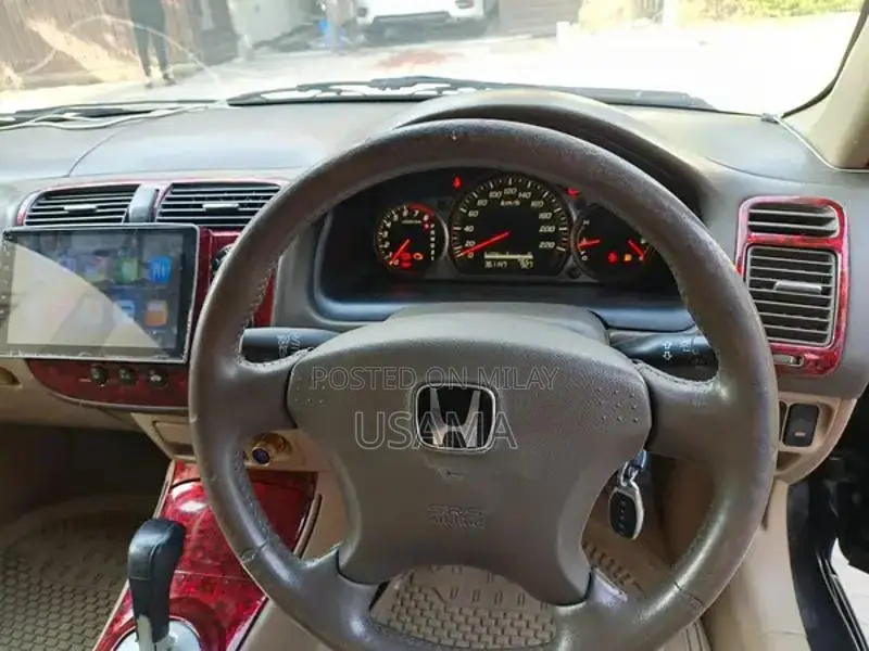 Honda Civic 2005 Sedan with Touchscreen and AC