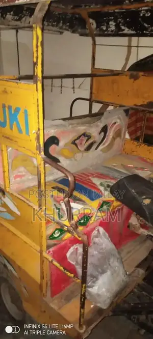 Chingchi Rickshaw in Good Condition