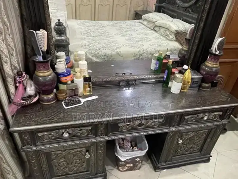 Chinioti Handcrafted Pure Wood Bed Set with Dressing Table