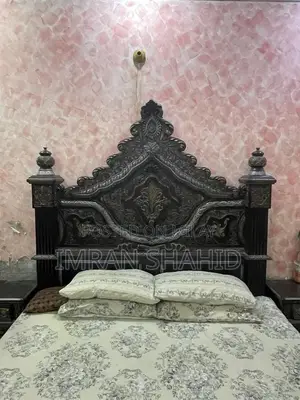 Chinioti Handcrafted Pure Wood Bed Set with Dressing Table