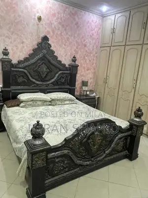 Chinioti Handcrafted Pure Wood Bed Set with Dressing Table
