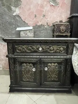 Chinioti Handcrafted Pure Wood Bed Set with Dressing Table