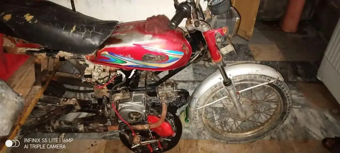 Chingchi Rickshaw in Good Condition