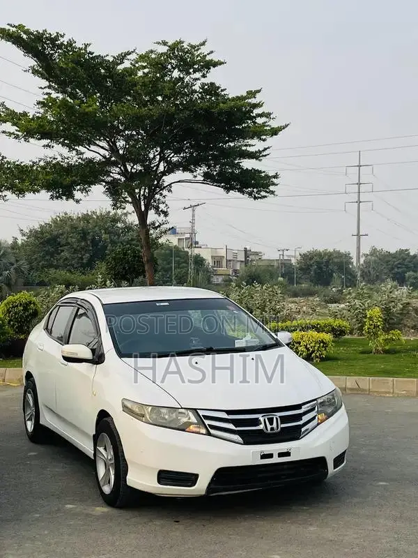 Honda City 2011 Manual Sedan with Low Mileage