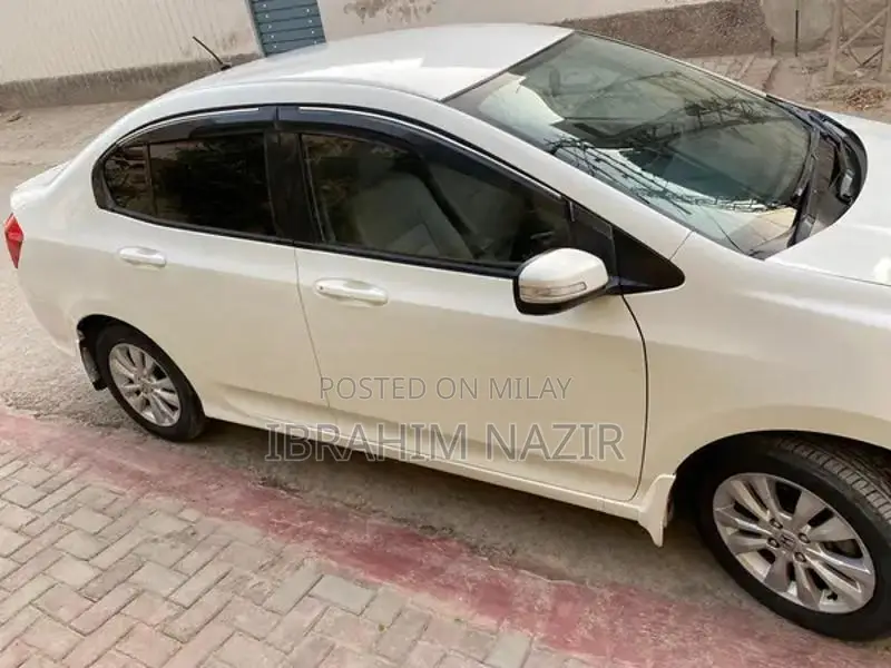 Honda City Aspire 2015 Sedan - Reliable Compact Car