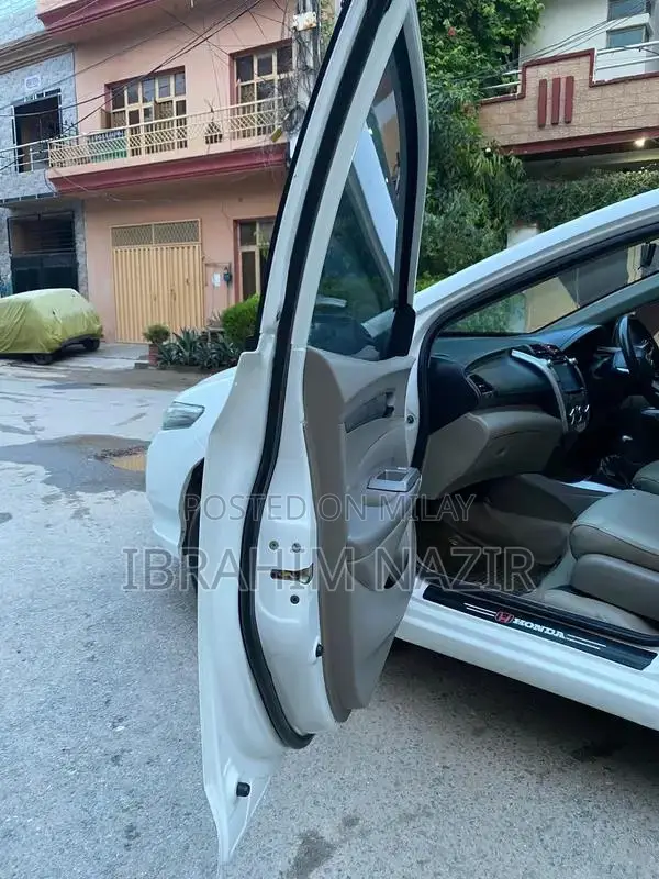 Honda City Aspire 2015 Sedan - Reliable Compact Car