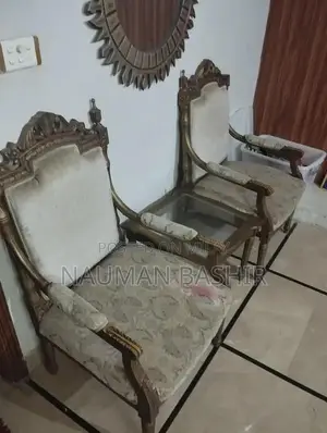 Wooden Coffee Chairs with Side Tables and Dikko Paint Finish