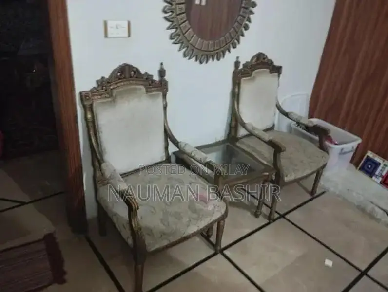 Wooden Coffee Chairs with Side Tables and Dikko Paint Finish