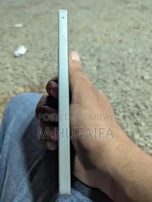 High-Performance Mid-Range Smartphone with Large Storage