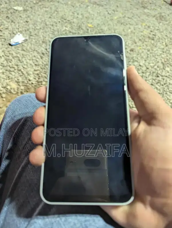 High-Performance Mid-Range Smartphone with Large Storage