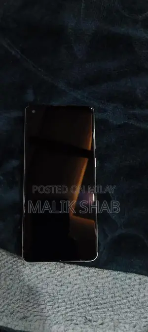 Samsung Galaxy S21 Smartphone Excellent Condition 64GB