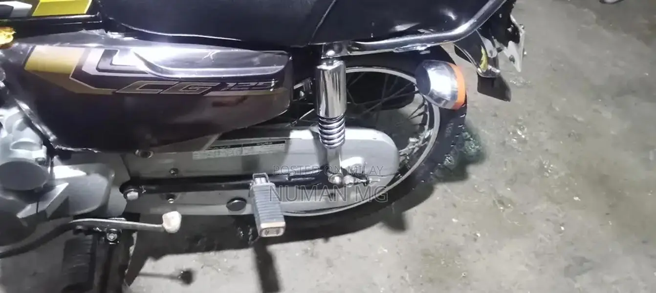 Honda CG 125 Motorcycle Self-Start Commuter Bike