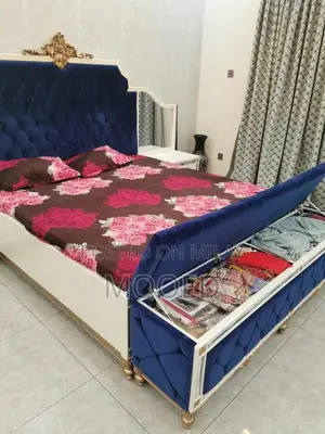 Complete Used Bedroom Furniture Set with Mattress and Drawers