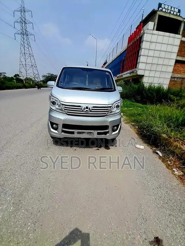 Changan Karvaan 2022 Base Model Silver Minivan