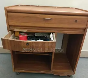 Versatile Computer Table for Laptop and Workspace