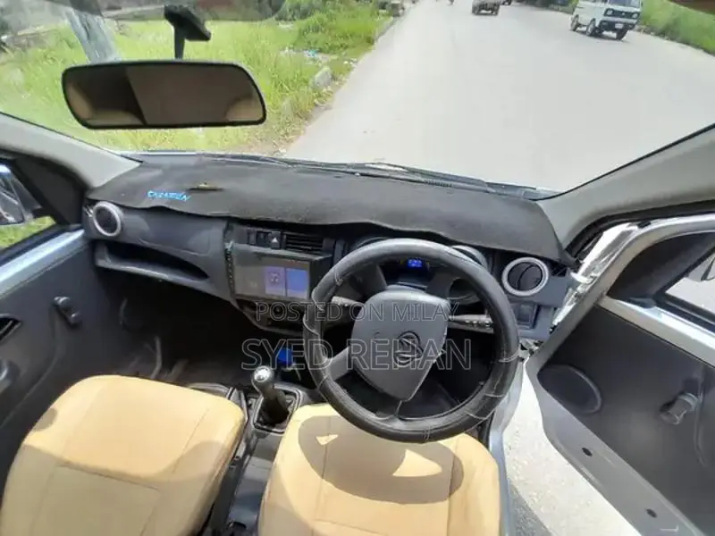 Changan Karvaan 2022 Base Model Silver Minivan