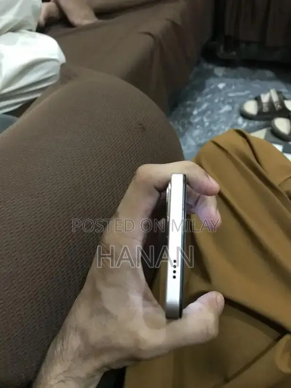 Vivo Smartphone with Pristine Condition and Complete Accessories