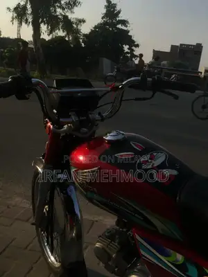 CD 70 Motorcycle 2024 Model - Red Color Classic Bike