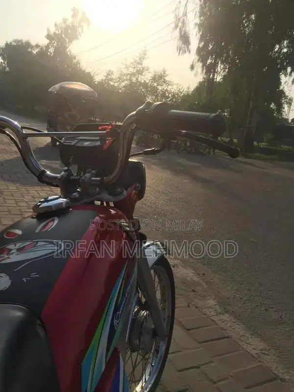 CD 70 Motorcycle 2024 Model - Red Color Classic Bike