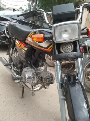 Honda CD 70 Motorcycle - Classic Two-Wheeler in Excellent Condition