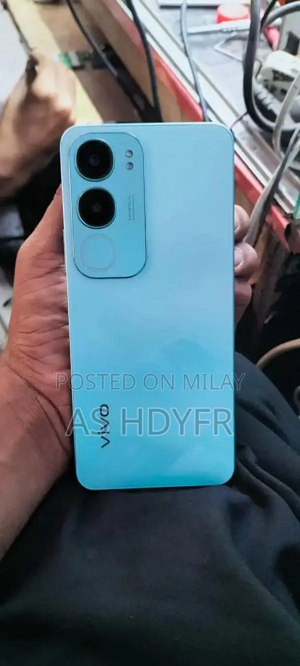 Compact Mobile Device with 6+6 Storage Configuration