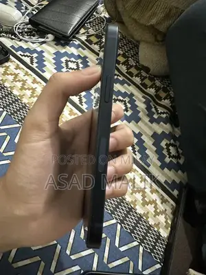 Apple iPhone 13 - High-Quality 128GB Smartphone