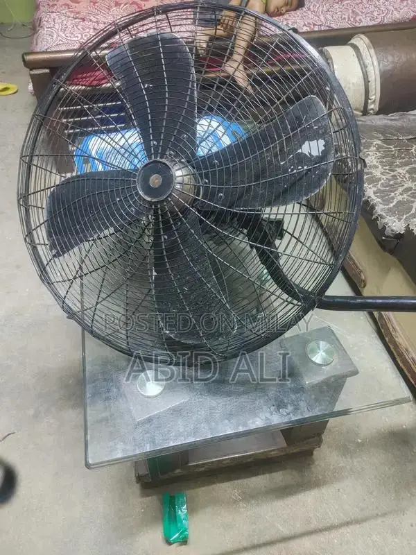High-Speed Bracket Fan - Full Size Electric Fan