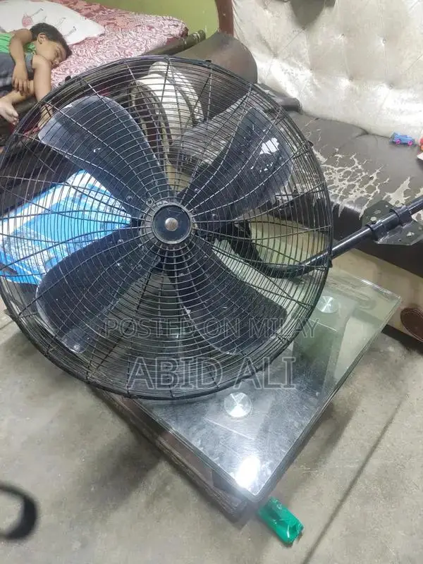 High-Speed Bracket Fan - Full Size Electric Fan