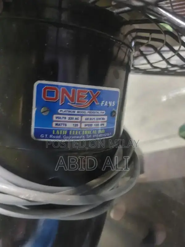 High-Speed Bracket Fan - Full Size Electric Fan