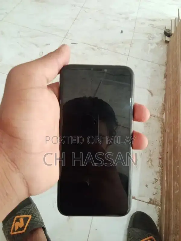 Compact Mobile Device with Essential Functionality