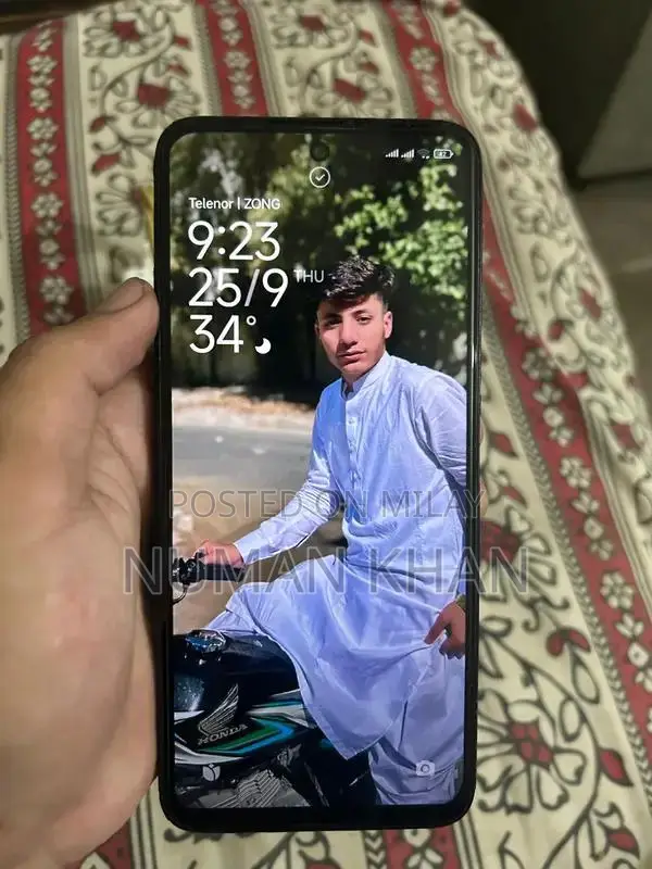 Redmi 12 Smartphone 8GB RAM 128GB Storage Pristine Condition