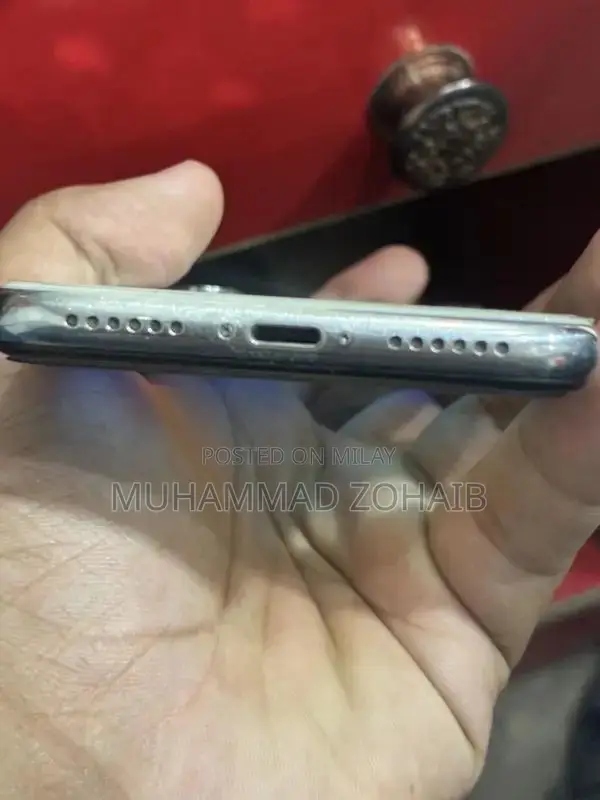 Apple iPhone X 256GB Fully Unlocked Smartphone