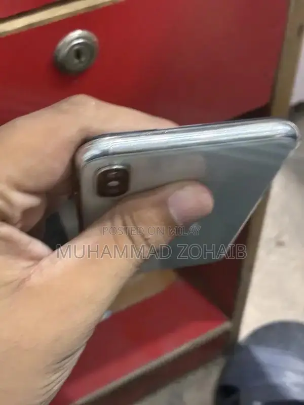 Apple iPhone X 256GB Fully Unlocked Smartphone