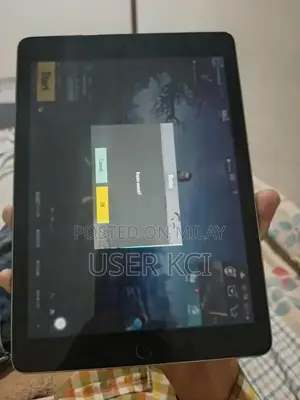 Photo - iPhone 11 Smartphone with iOS 17 and Gaming Performance