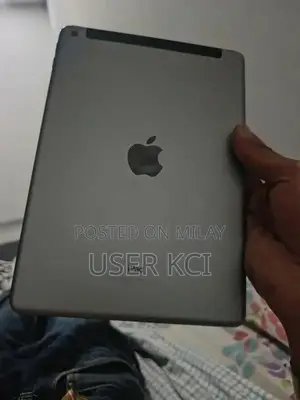 iPhone 11 Smartphone with iOS 17 and Gaming Performance