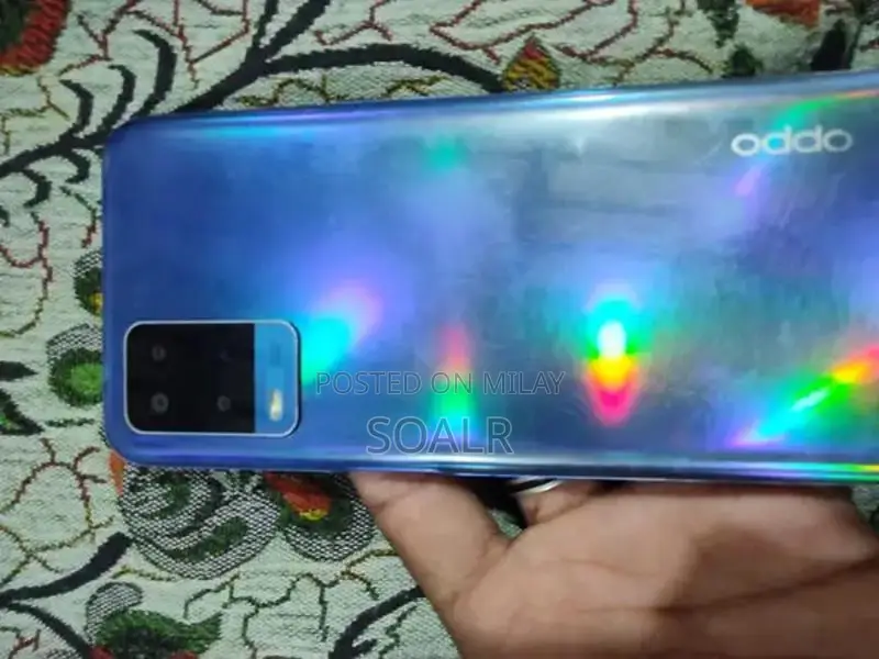 Mid-Range Smartphone with Screen Damage and Exchangeable