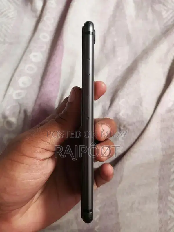 iPhone 8 64GB Smartphone Excellent Condition